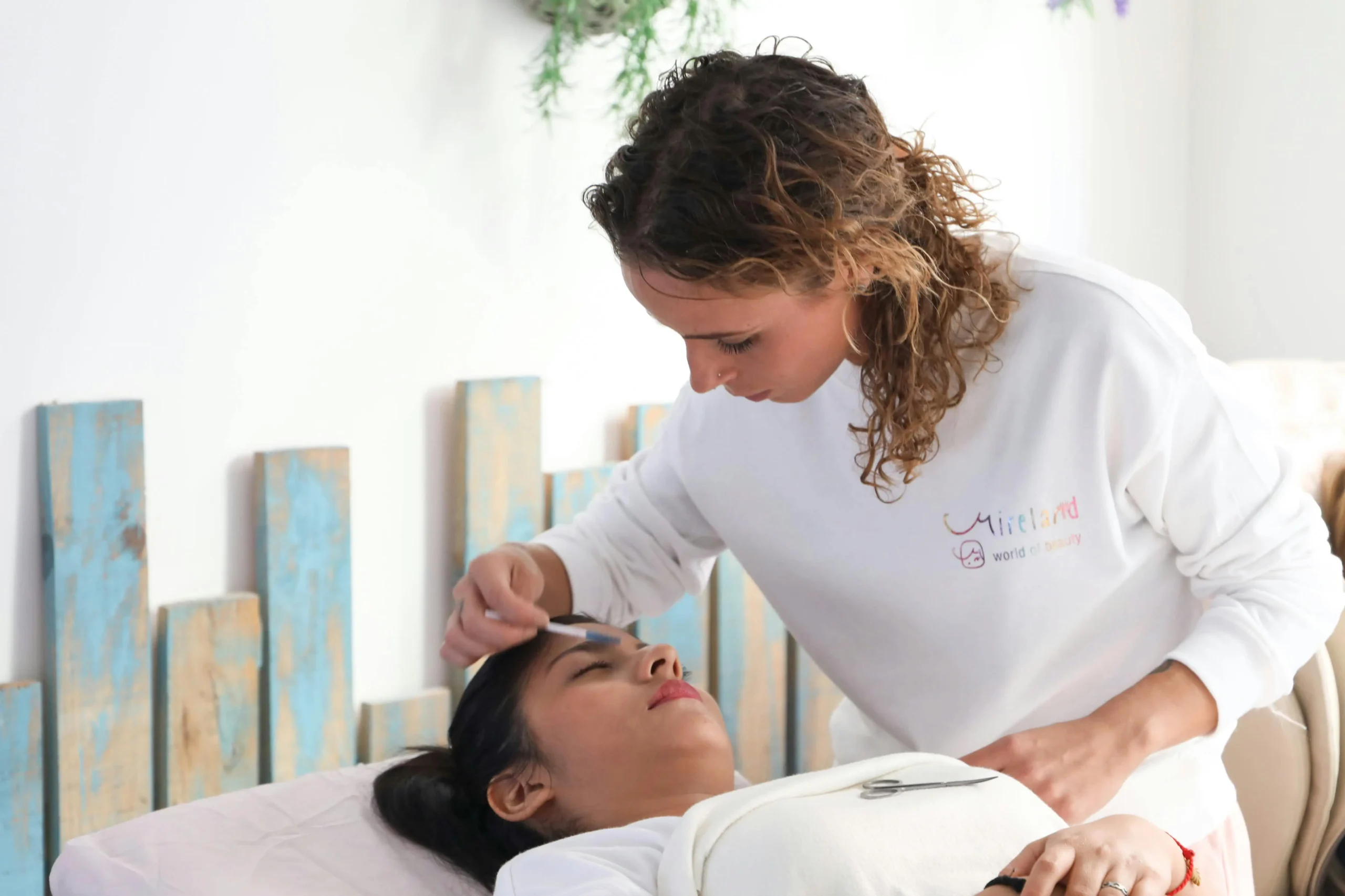 20+ Physical Therapist Outfit Ideas You’ll…