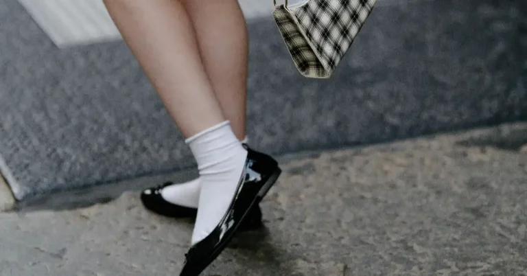 30+ Ballet Flats Outfit Ideas You Can’t Get Around Right Now