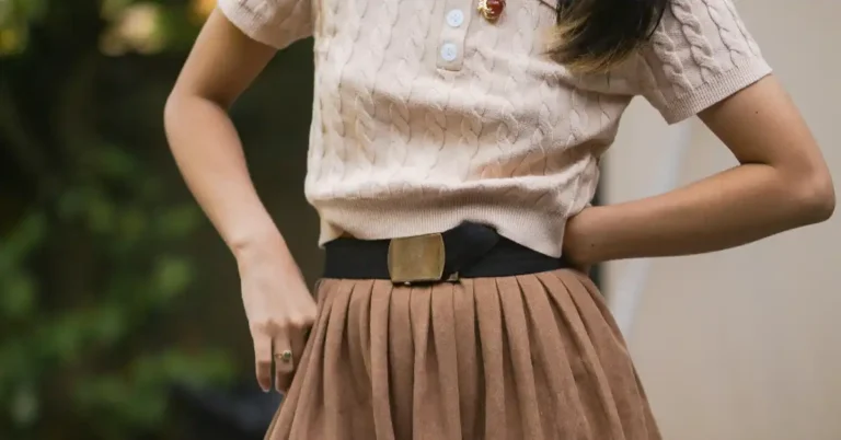 12+ Cute Beige Skirt Outfit Ideas You’ll Be Obsessed With Rn