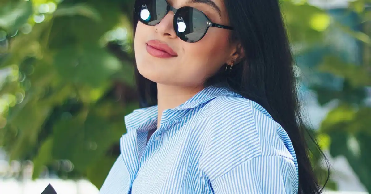 11 Blue Striped Shirt Outfit Ideas You Need to Try This Year