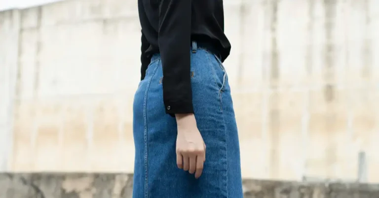 20+ Cute Denim Skirt Outfit Ideas You’ll Be Obsessed With