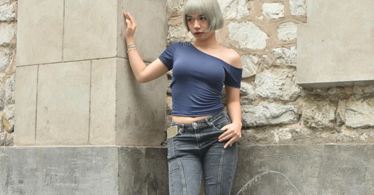 13 + Trendy Gray Jeans Outfit Ideas You’ll Be Obsessed With
