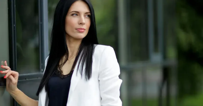 30+ Office Outfits Women You’ll Feel Extra Confident In